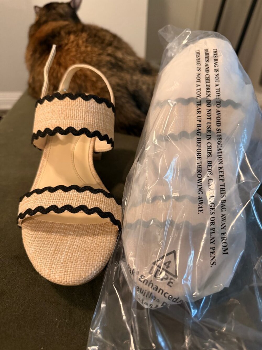 Anne Klein Rattan Sandals, size 7